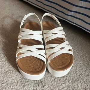 Crocs Size 7 Brooklyn Strappy Low Wedge
Platforms in Oyster